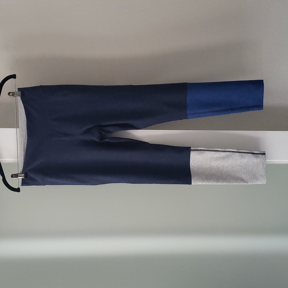 Outdoor Voices Navy 7/8 Dipped Legging NWT sz M